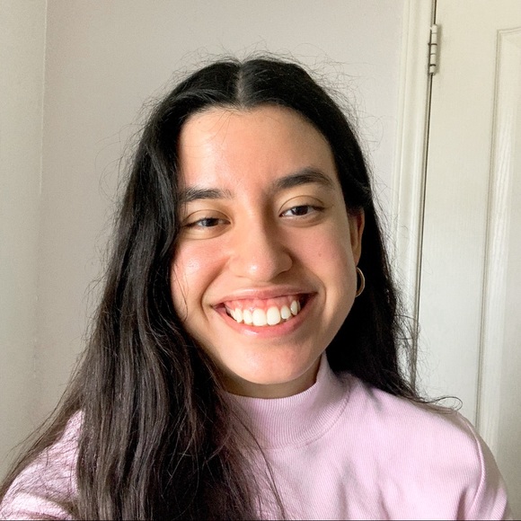 Meet your Posher, Elizabeth ✨ - Picture 2 of 3
